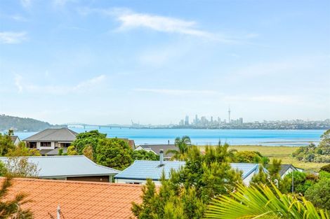 Photo of property in 8 Graceview Way, West Harbour, Auckland, 0618