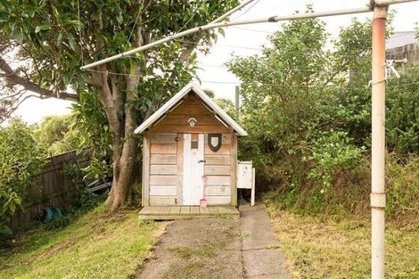 Photo of property in 29 Sidlaw Street, Strathmore Park, Wellington, 6022