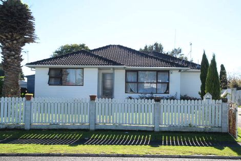 Photo of property in 42 Courtenay Crescent, Mangere East, Auckland, 2024
