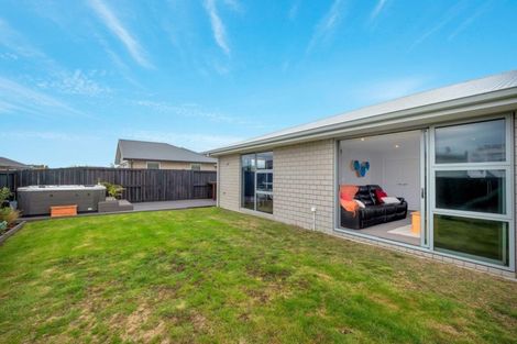 Photo of property in 11 Coutts Street, Papamoa Beach, Papamoa, 3118