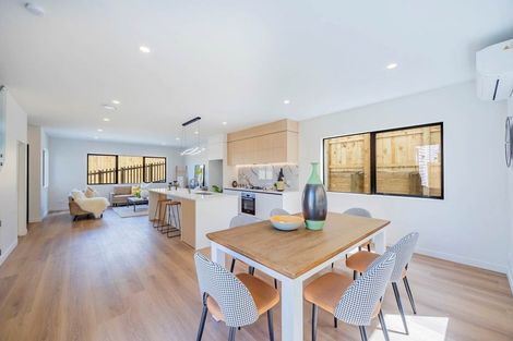 Photo of property in 215c Forrest Hill Road, Forrest Hill, Auckland, 0620