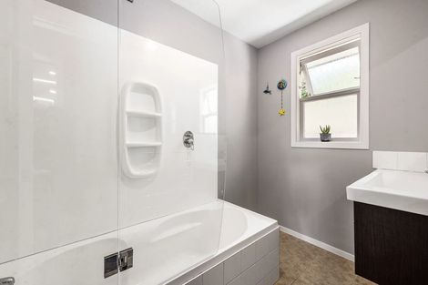 Photo of property in 21 Kotare Street, Hilltop, Taupo, 3330