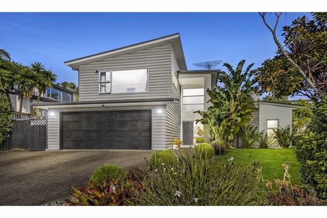 Photo of property in 14 Witton Place, Schnapper Rock, Auckland, 0632