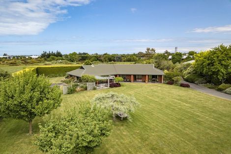 Photo of property in 18 Cedar Place, Amberley, 7410