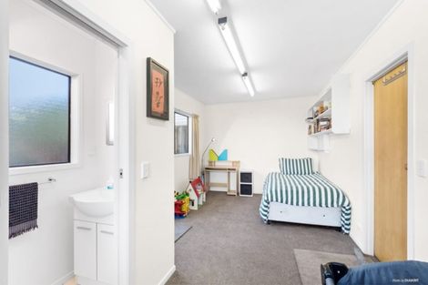 Photo of property in 4a Devon Road, Bucklands Beach, Auckland, 2012