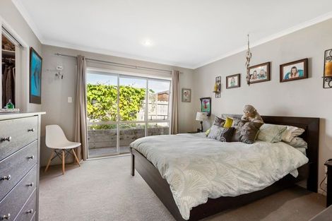 Photo of property in 25 Saltwood Street, Red Beach, 0932