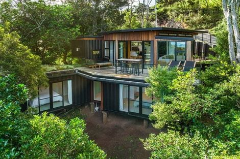 Photo of property in 14 Okoka Road, Omiha, Waiheke Island, 1081