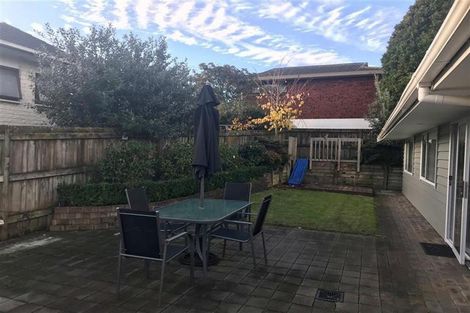 Photo of property in 2/11 Parramatta Place, Botany Downs, Auckland, 2010