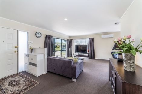 Photo of property in 2 Shenton Place, Burswood, Auckland, 2013