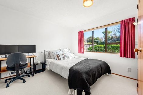 Photo of property in 8 Runanga Grove, Waikanae, 5036
