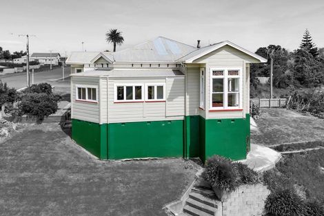 Photo of property in 20 Cambridge Street, Patea, 4520