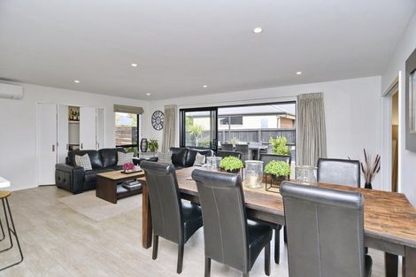 Photo of property in 4 Wairepo Close, Rangiora, 7400