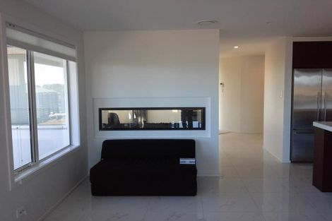 Photo of property in 4 Vardon Way, Waiwhakaiho, New Plymouth, 4312