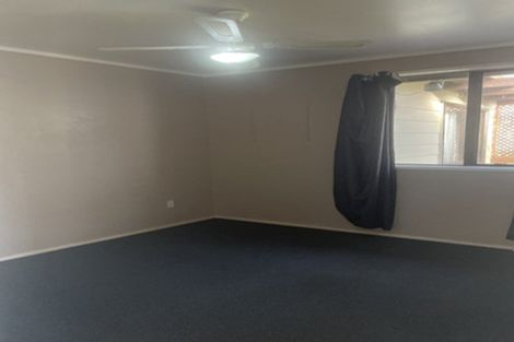 Photo of property in 10 Faram Place, Massey, Auckland, 0614