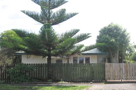 Photo of property in 2/173 Golf Road, Titirangi, Auckland, 0604