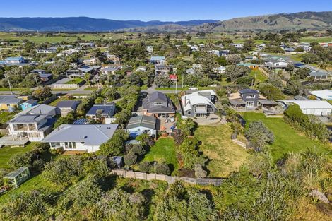 Photo of property in 11 Rodney Avenue, Te Horo Beach, Otaki, 5581
