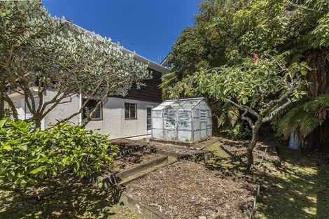 Photo of property in 19 Greyfriars Crescent, Tawa, Wellington, 5028