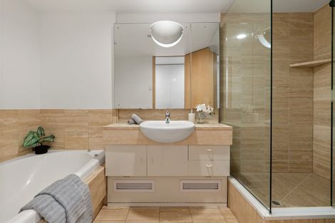 Photo of property in 2/326 Oriental Parade, Oriental Bay, Wellington, 6011