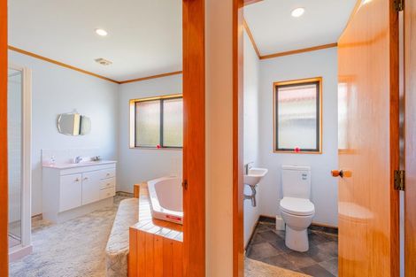 Photo of property in 74 Cedar Drive, Paraparaumu Beach, Paraparaumu, 5032