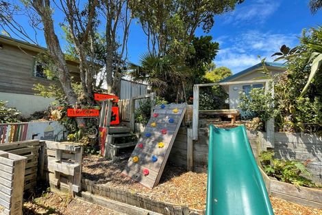 Photo of property in 2a Kaitake Place, Oakura, 4314