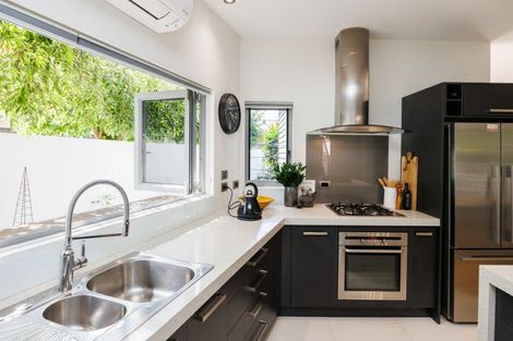 Photo of property in 23 Montgomery Terrace, Hokowhitu, Palmerston North, 4410