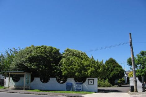 Photo of property in 2/6 Shakespeare Road, Milford, Auckland, 0620