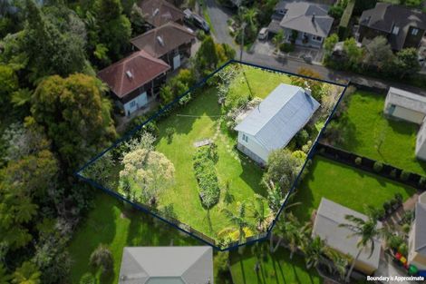 Photo of property in 70 Lake Road, Northcote, Auckland, 0627