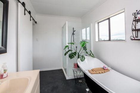 Photo of property in 90 Settlement Road, Morison Bush, Greytown, 5794