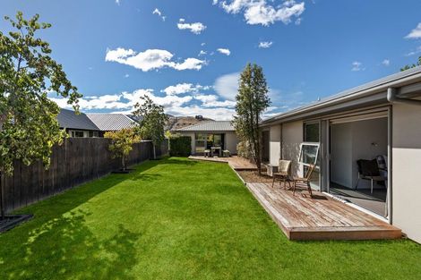 Photo of property in 5 Nerin Square, Lake Hayes, Queenstown, 9304