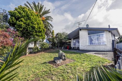Photo of property in 5 Walton Road, Paraparaumu Beach, Paraparaumu, 5032