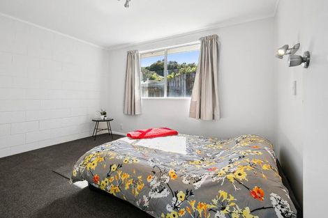 Photo of property in 183c Newlands Road, Newlands, Wellington, 6037