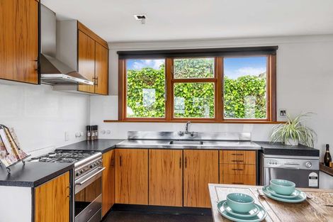 Photo of property in 12 Irving Street, Gore, 9710