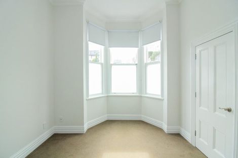 Photo of property in 68 Roxburgh Street, Mount Victoria, Wellington, 6011