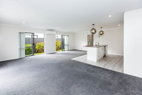 Photo of property in 12 Buddle Road, Wallaceville, Upper Hutt, 5018