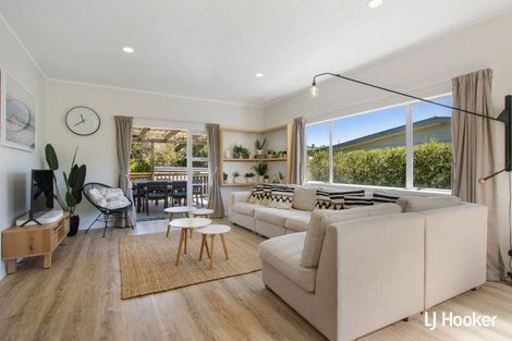 Photo of property in 44 Hillview Road, Waihi Beach, 3611