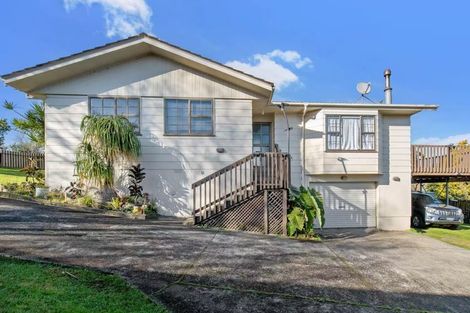 Photo of property in 16 Lewisham Street, Highland Park, Auckland, 2010