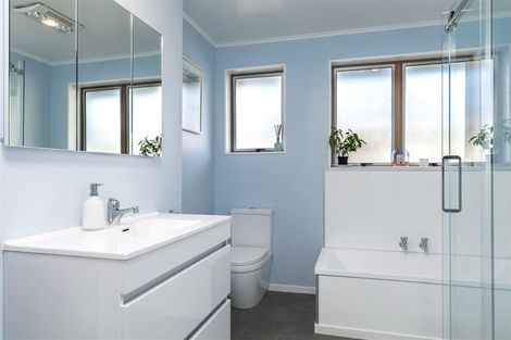 Photo of property in 131a Waikawa Road, Picton, 7220