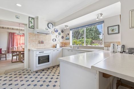 Photo of property in 2 Mirabell Place, Golflands, Auckland, 2013