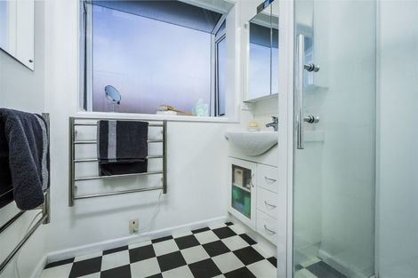 Photo of property in 41 Compton Street, Hillcrest, Auckland, 0627