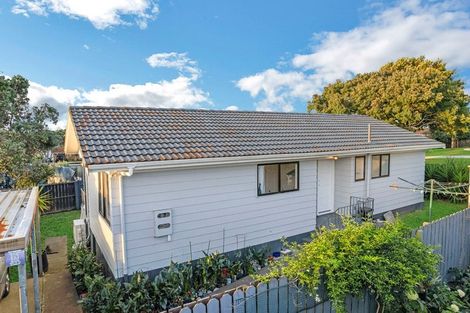 Photo of property in 2/41 Taitimu Drive, Weymouth, Auckland, 2103