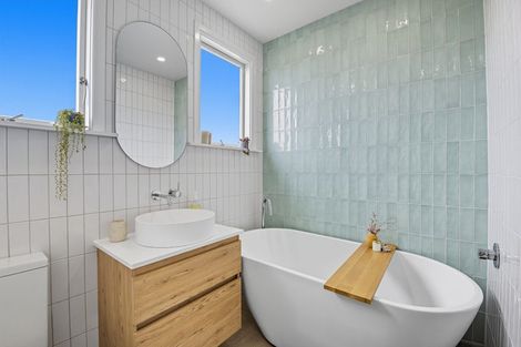 Photo of property in 21 Woodstock Place, Russley, Christchurch, 8042