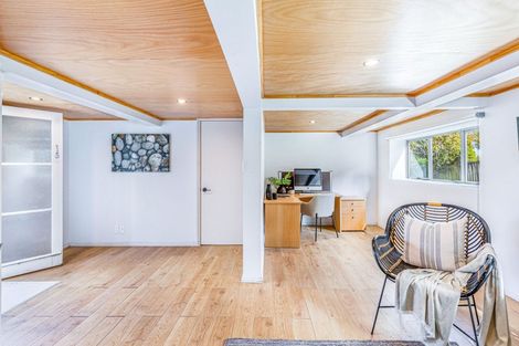 Photo of property in 17 Castaing Crescent, Te Atatu South, Auckland, 0610