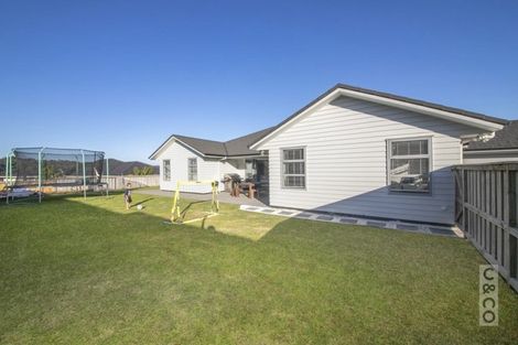 Photo of property in 21 Turpin Road, Riverhead, 0820