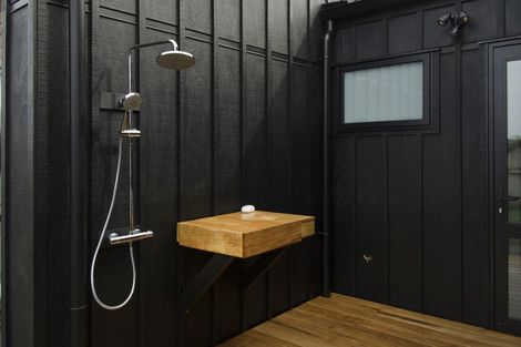 Photo of property in 2 Romeo Place, Whitianga, 3510