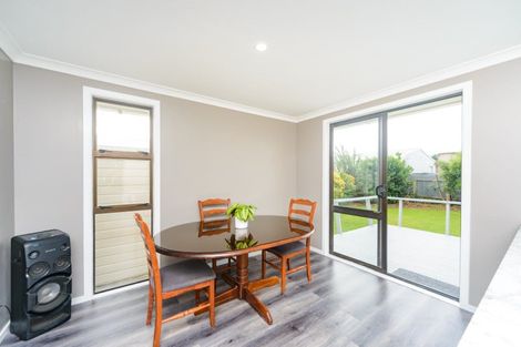 Photo of property in 8 Adams Place, Kelvin Grove, Palmerston North, 4414
