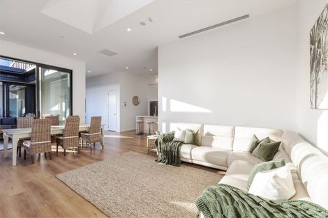 Photo of property in 7/14 Tamariki Avenue, Orewa, 0931