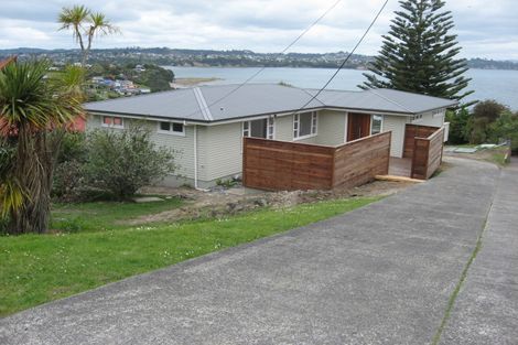 Photo of property in 1094 Whangaparaoa Road, Tindalls Beach, Whangaparaoa, 0930