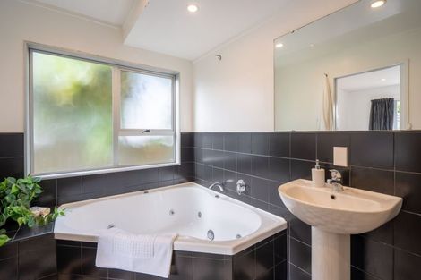 Photo of property in 52 Rutherford Drive, Waikanae Beach, Waikanae, 5036