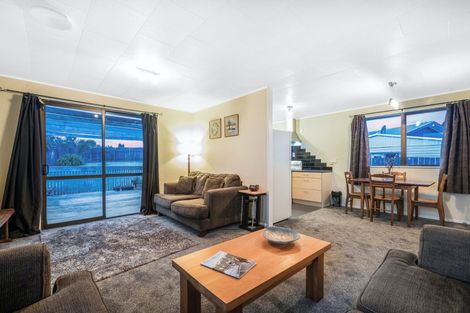 Photo of property in 4 Gaff Place, Whitby, Porirua, 5024