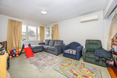 Photo of property in 29 Paul Crescent, Fairfield, Hamilton, 3214